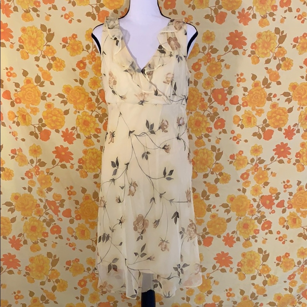 Cute True Vintage Polyester Ruffle Floral Dress